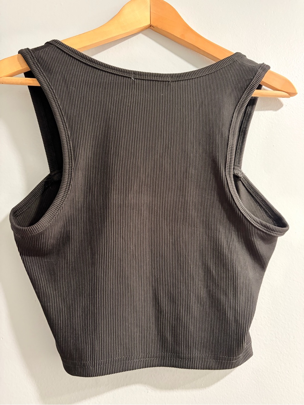 Square-Neck Ribbed Black Crop Top - Picture 5 of 5